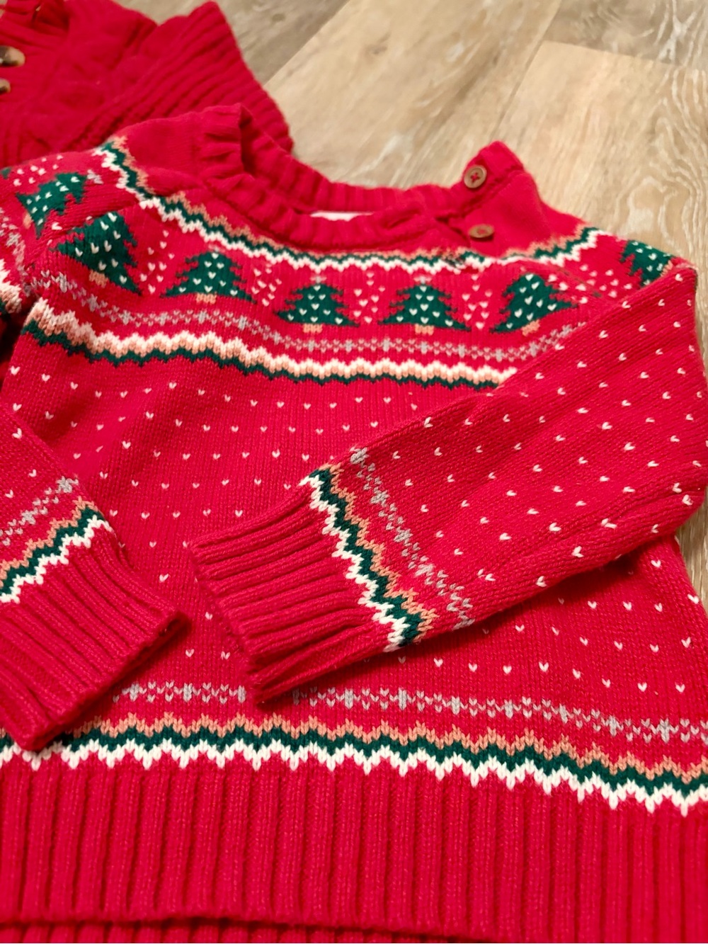 2T boy red sweaters, holiday print - Picture 2 of 5